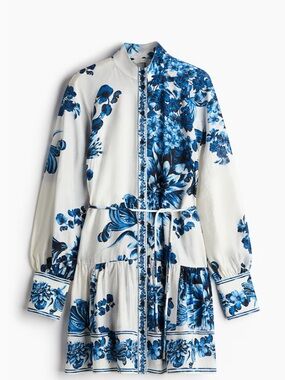 h and m blue and white floral dress Women's White/Blue floral Smocked cotton dress